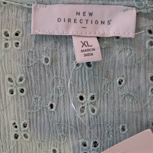 New Directions Light Green Blouse - Picture 11 of 16